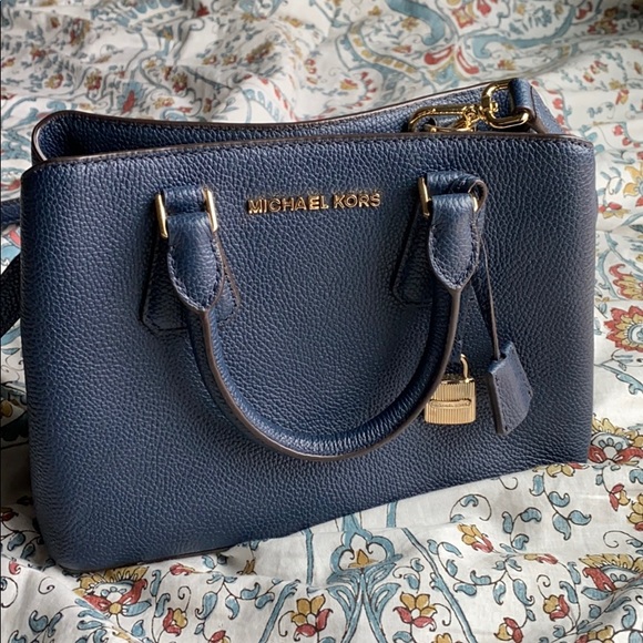 Navy blue michael kors purse - Picture 1 of 1